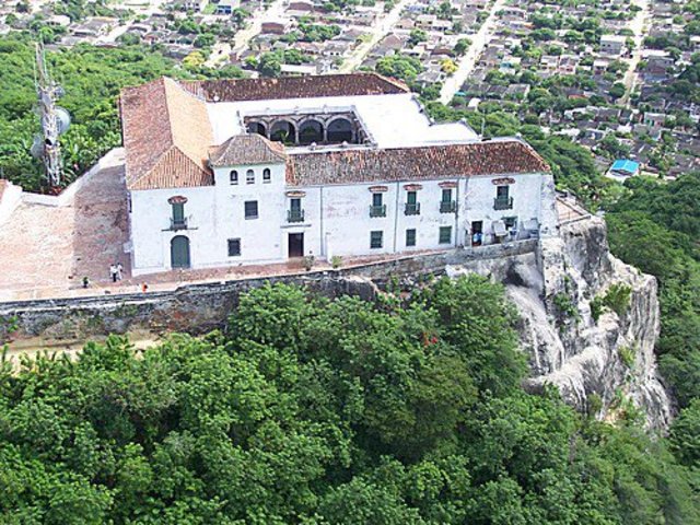 Los Franciscanos son dispersados