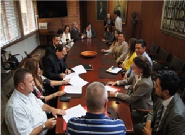 Solicitud a la Aociacion Colombiana de Universidades el plan de estudios y Universidad