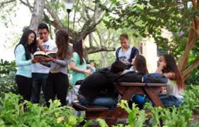 RELACION DE LA HISTORIA DE LA USB EN NUESTRA CARRERA