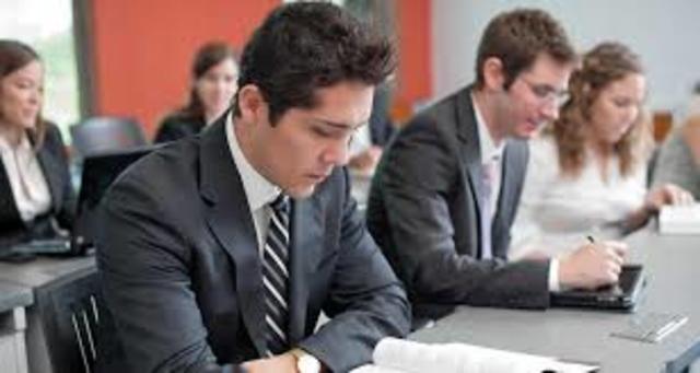 MAESTRÍAS Y ESPECIALIZACIONES