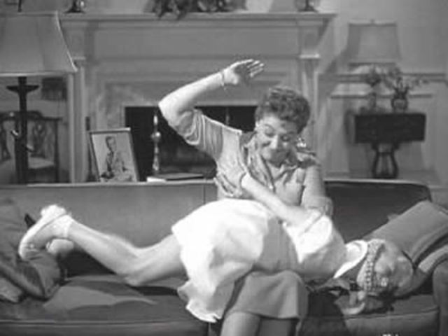 Reconocimiento de la costumbre de azotar a los niños