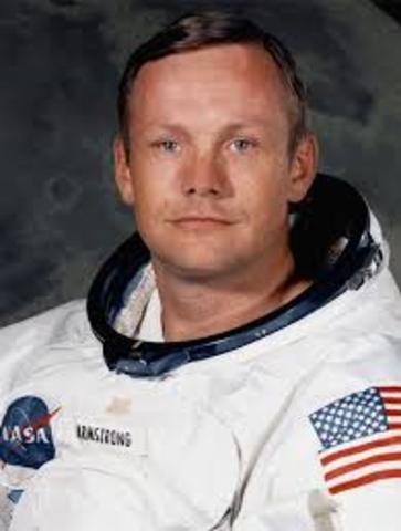 NEIL ARMSTRONG: (Wapakoneta, 1930)