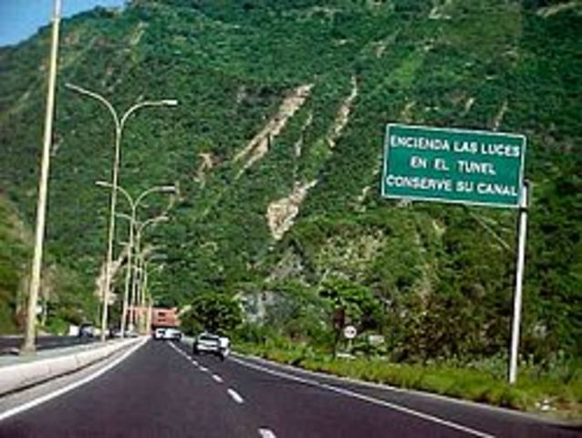 Autopista Caracas-La Guaira