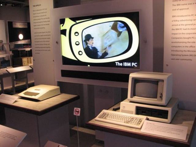 La competencia de los mercados entre manufactureros como IBM y Apple