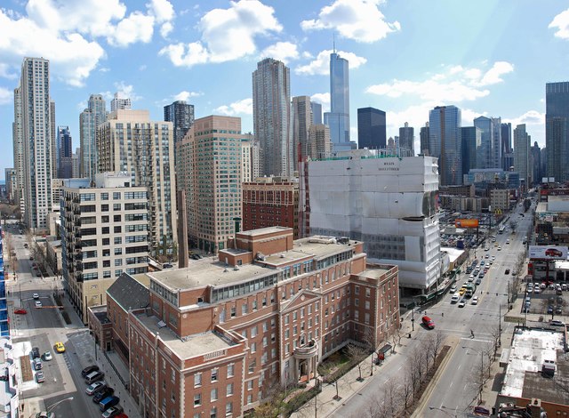 Rent an apartment in Chicago with Charlie