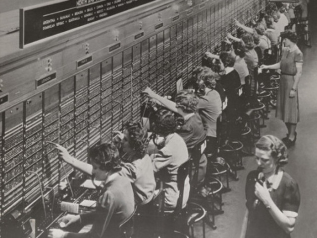 Federal Communications Commission (FCC)