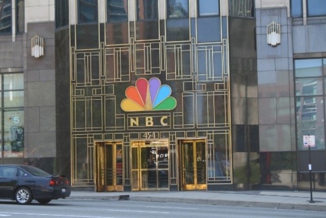 Se crea una de las cadenas de transmisión electrónica más antiguas NBC (National Broadcasting Company).