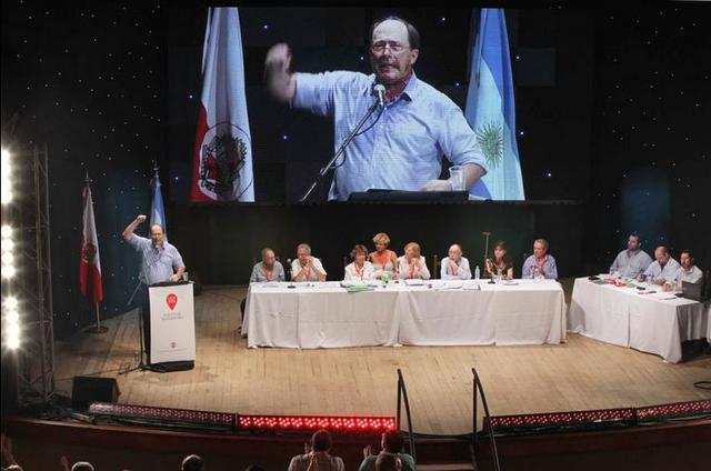 Congreso UCR: Alianza con Macri y Carrió