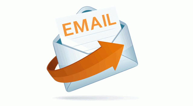 Se utiliza por primera vez la palabra “email”.