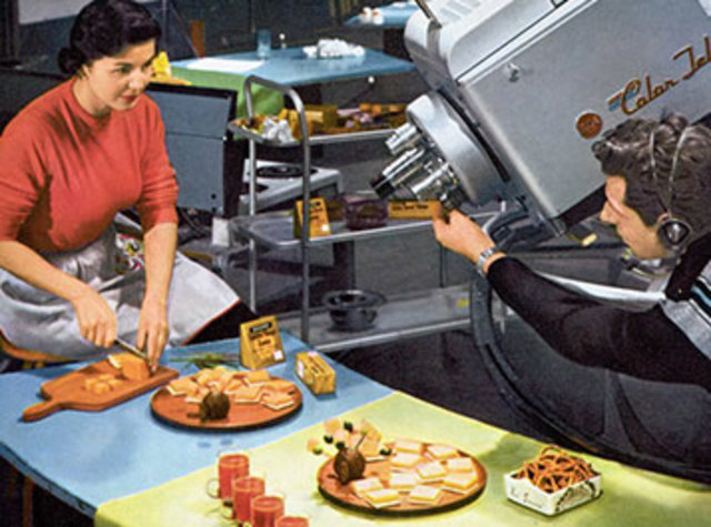 PRIMEROS COMECIALES A COLOR