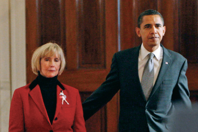 Obama Signs Lilly Ledbetter Fair Pay Act