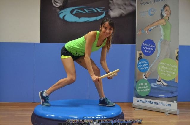 Una instructora de ABE en un centro