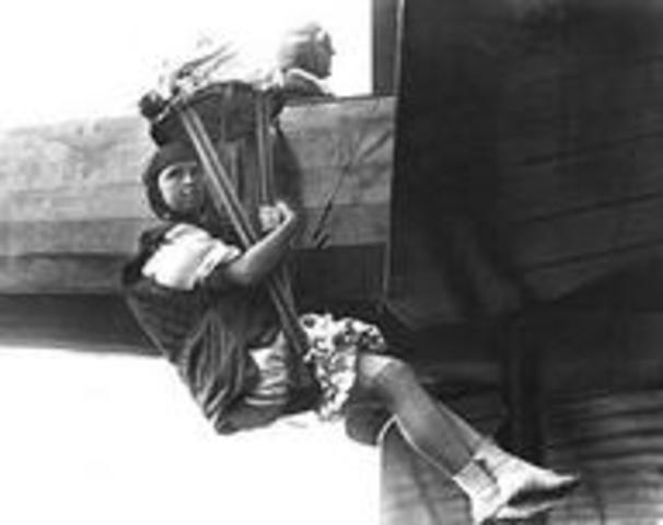 First Woman to Parachute