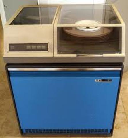 IBM presenta su modelo modelo 1311