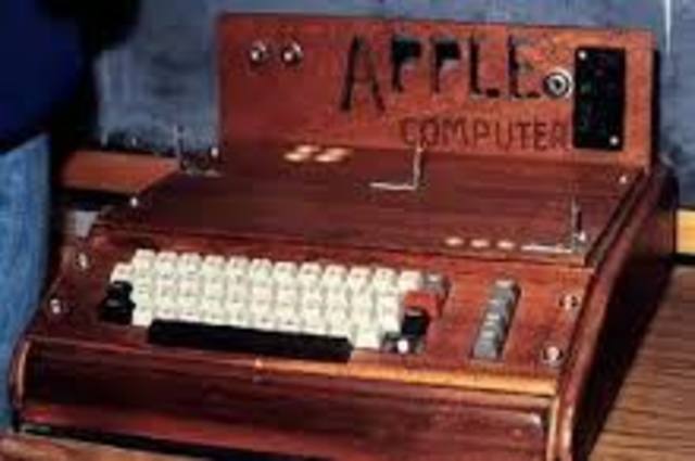 Aparece la microcomputadora Apple.