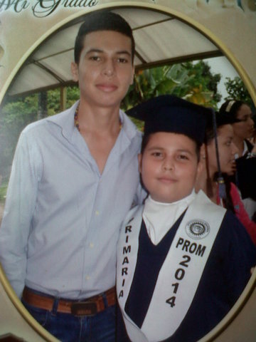GRADO DE MI HERMANO