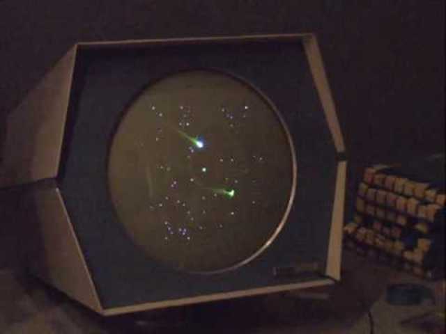 Se desarrollo el primer juego de ordenador, llamda SPACEWAR