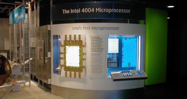 el primer CPU de Intel