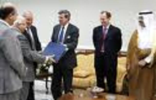 US Hands over Rule Of Iraq