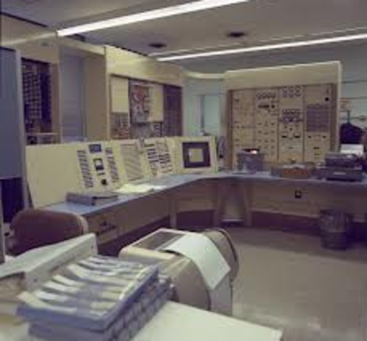 TX-0 (Transitorized eXperimental computer 0)