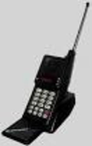 1st ever pocketable cellphone.(Motorola MicroTAC 9800X)