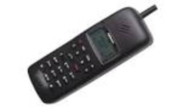 1st mass-produced phone (Nokia 1011)