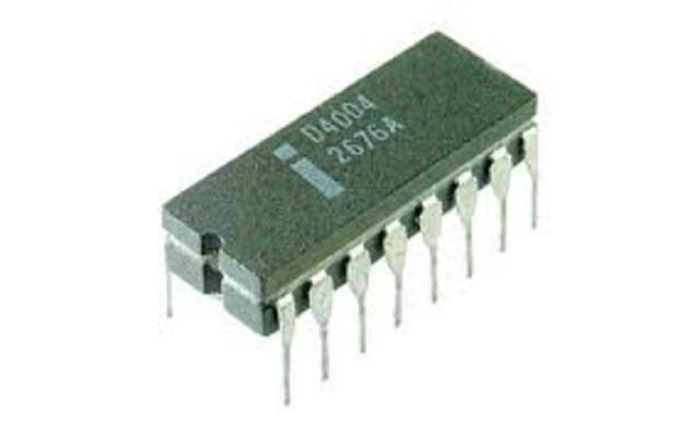 Primer Microprocesador 4004 (1971)