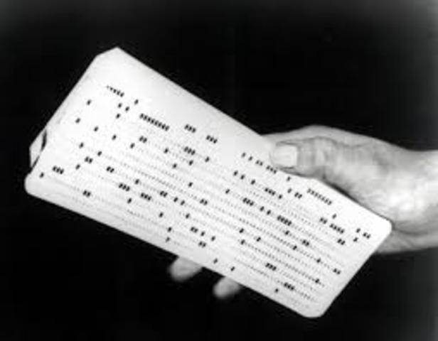 Almacenaban datos por medio de tarjestas perforadas.