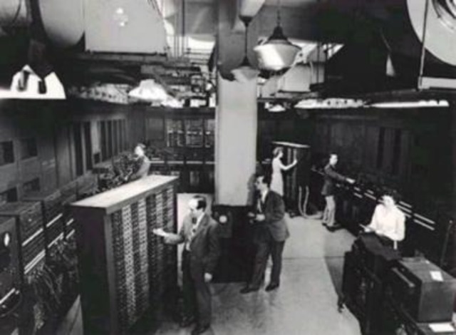 EDVAC   (Electronic Discrete variable Automatic Computer)