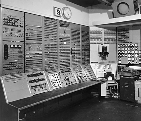 PRIMERA COMPUTADORA DIGITAL ELECTRONICA EN LA HISTORIA