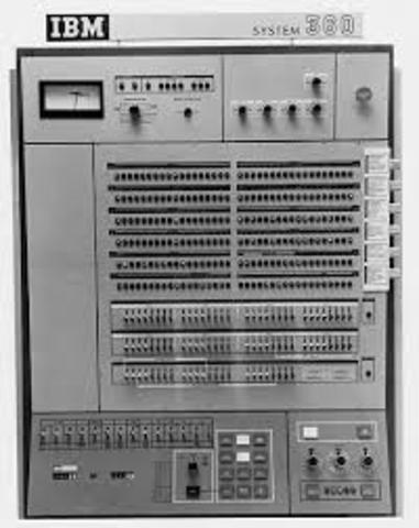 1967: Burroughs libera el modelo B3200.