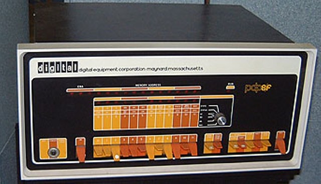 DEC PDP-8.
