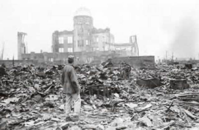 La economía de la segunda posguerra. (Santillana,pg 145)