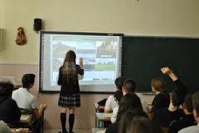 Equipos informáticos y pizarras digitales