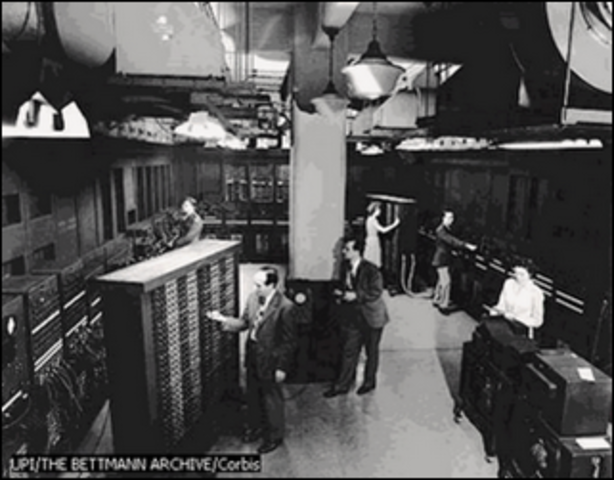 UNIVAC con peso de 30 toneladas