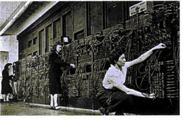 PRIMERA GENERACIÓN (1945-1956)