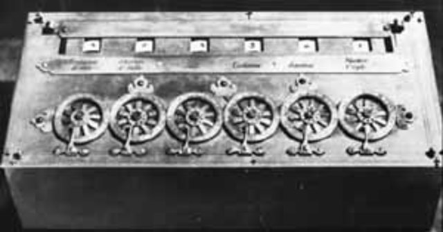 Pimera máquina de calcular mecánica