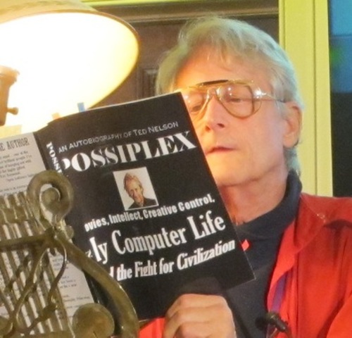 Ted Nelson acuñó los términos "hipertexto" e "hipermedia".