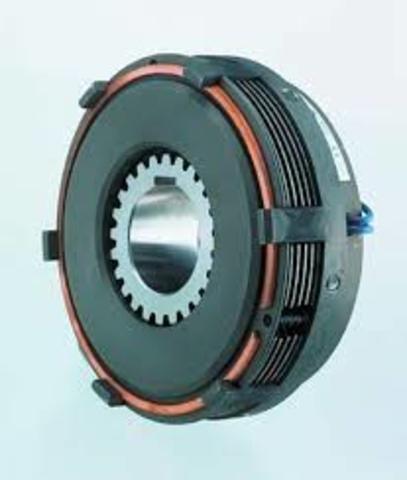 IBM vendió por un valor de 1.230.000 dólares su primer sistema de disco magnético