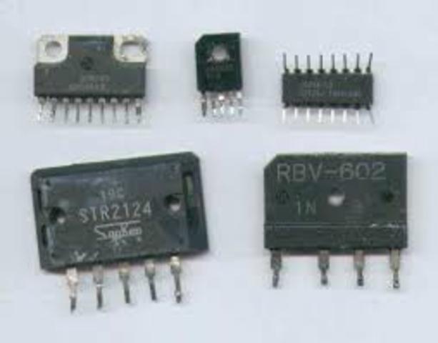 4° GENERACIÓN: MICROPROCESADOR