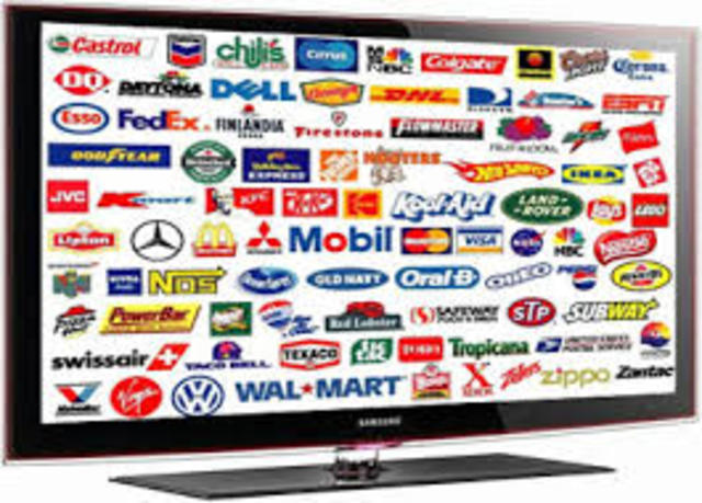 La televisión desplaza los periódicos