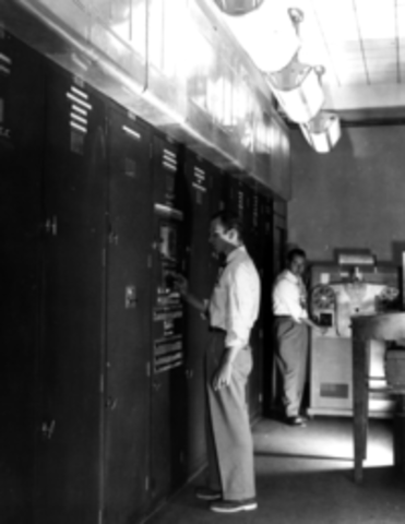 Primera generacion (segunda computadora programable)1949 EDVAC