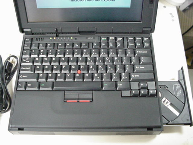 se crea el ordenador IBM-360