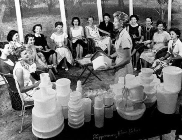 "La Reina Tupperware"