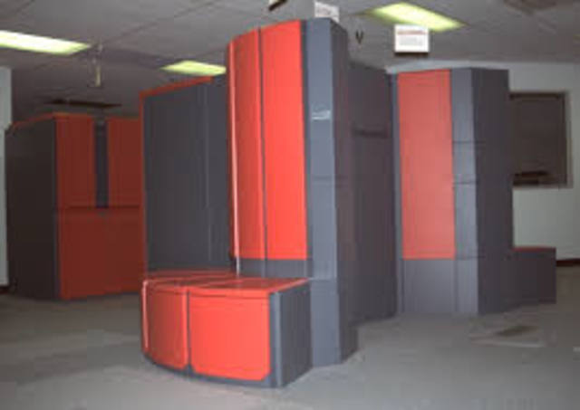 Cray Research desarrolla la Cray Y-MP C90.