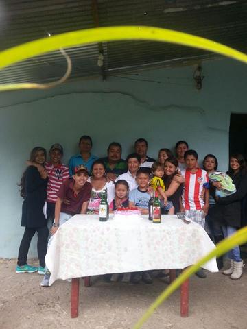 celebrando en caqueza los cumple de mi abuelita por parte de mi papa