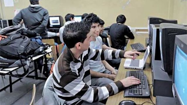 Se introduce la computación de forma masiva en la educación
