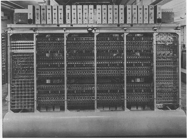 PRESENTACI´ÓN AL PUBLICO DEL Electronic Numerical Integrator and Computer (ENIAC)