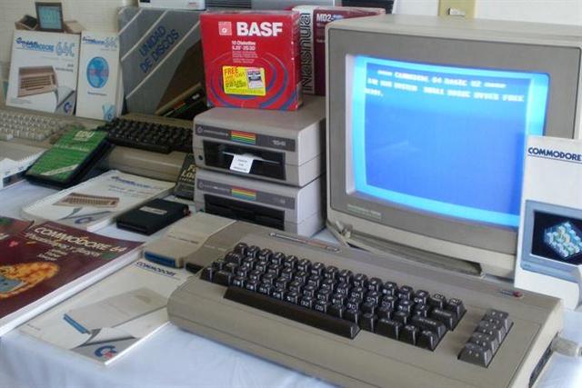 Se presenta la computadora Comodore 64