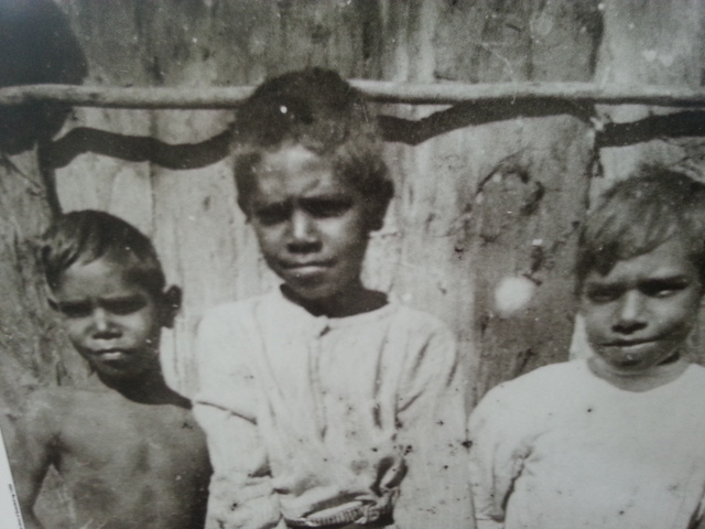 Aboriginal people attack settlers